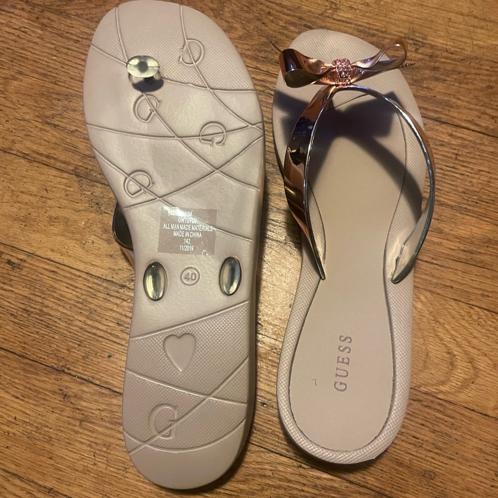 Guess Tutu sandal